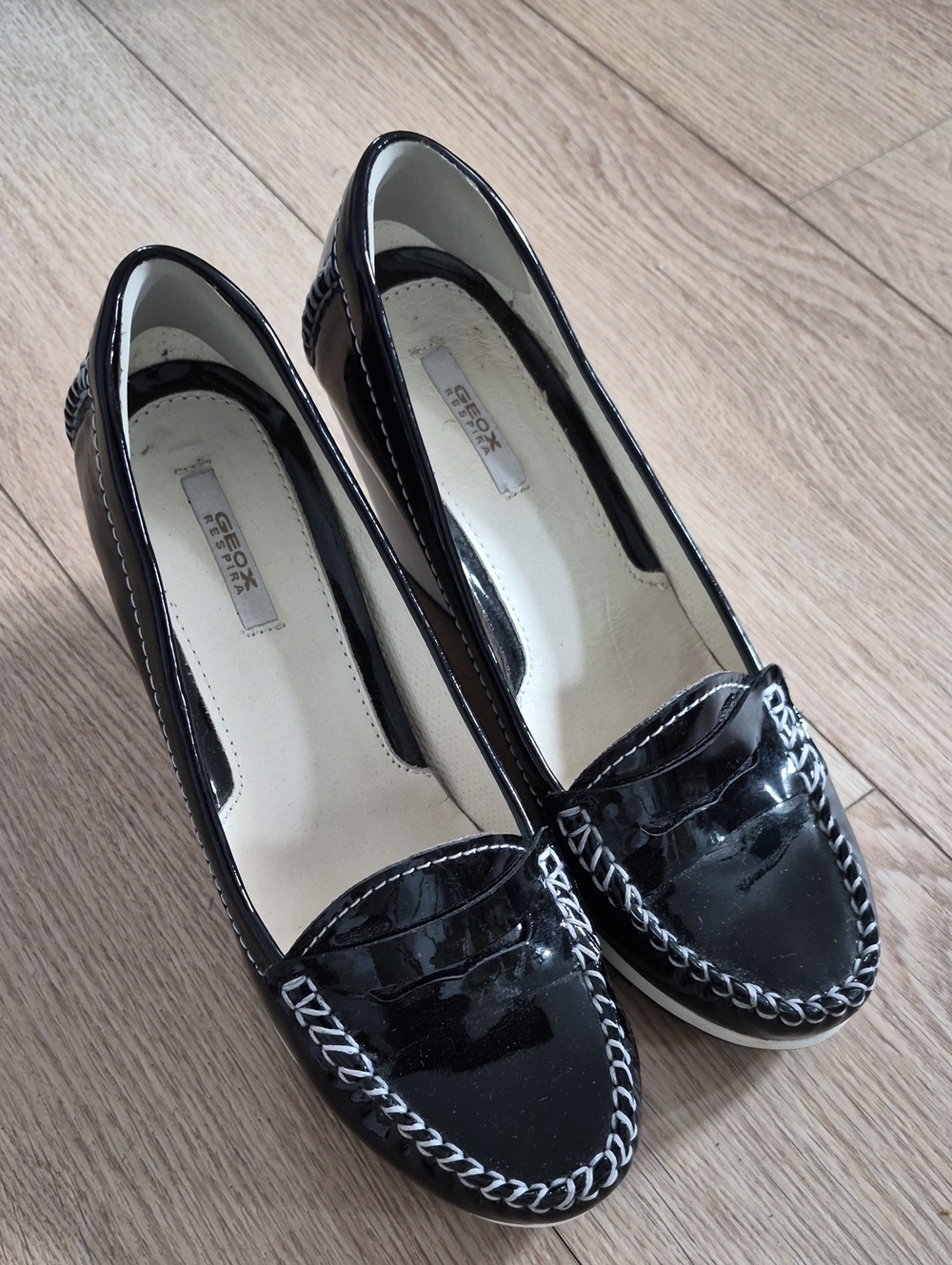 Geox Women's Black Patent Loafers with Contrast Stitching
